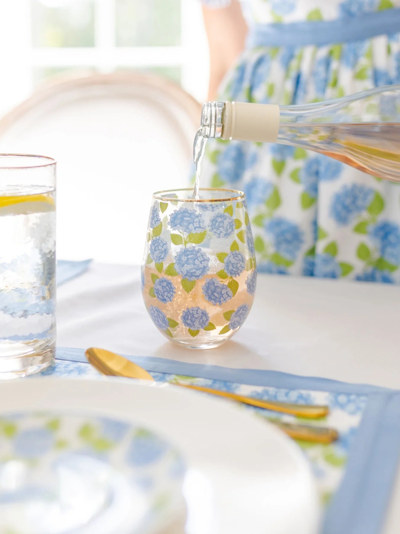 Hydrangea Stemless Wine Glass